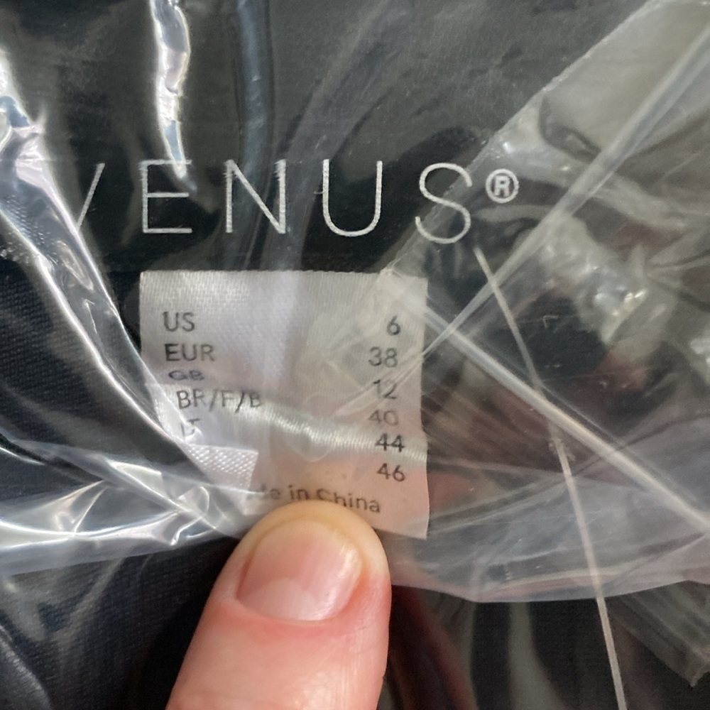 Venus faux leather and lace dresses black Nee in bag - Picture 6 of 10